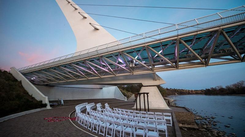 Sheraton Redding Hotel At The Sundial Bridge Exterior foto